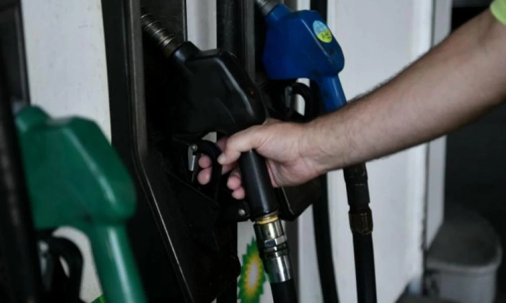 Ηλικιωμένος περιέλουσε με βενζίνη τους επίδοξους ληστές του